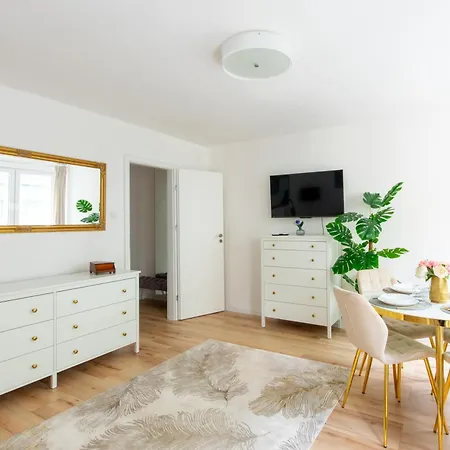 Feelharmony Jasna - Metro Swietokrzyska * Warsaw