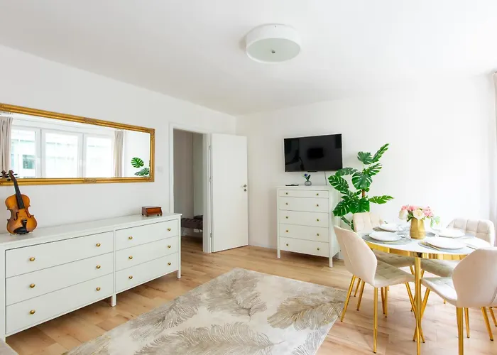 Feelharmony Jasna - Metro Swietokrzyska * Warsaw